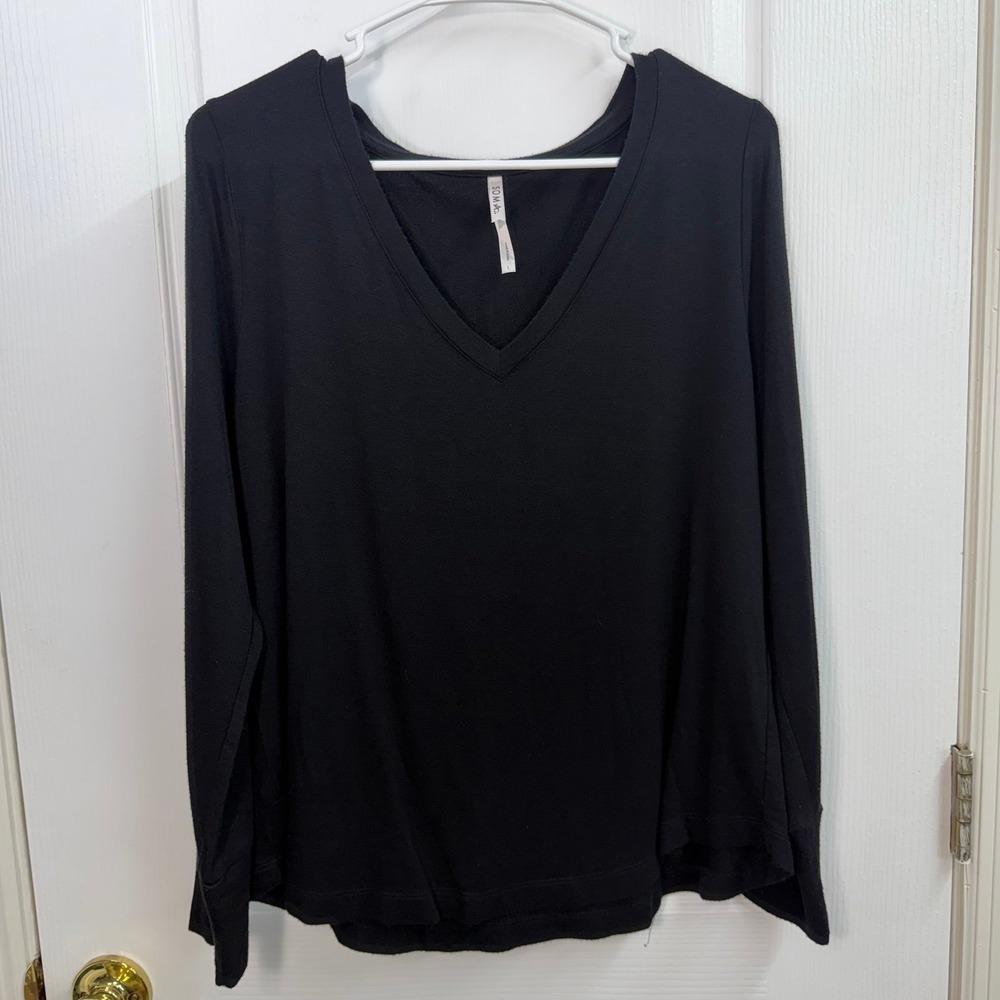 Soma black v-neck soft stretch lounge v-neck long sleeve relaxed shirt neutral L